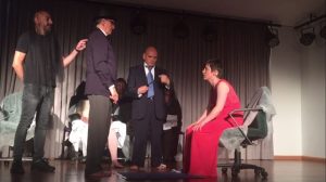 El grupo Babel Teatro, compuesto por personas sordociegas, reestrena en Madrid su obra ‘Más allá’