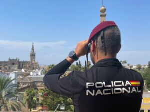 La Policía Nacional da una serie de consejos para disfrutar de unas vacaciones sin engaños