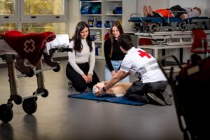 Cruz Roja promueve la formación en primeros auxilios como prevención ante situaciones de emergencia derivadas del cambio climático