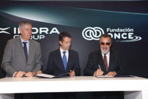 Fundación ONCE e Indra Group se unen para fomentar la innovación tecnológica accesible y la inclusión